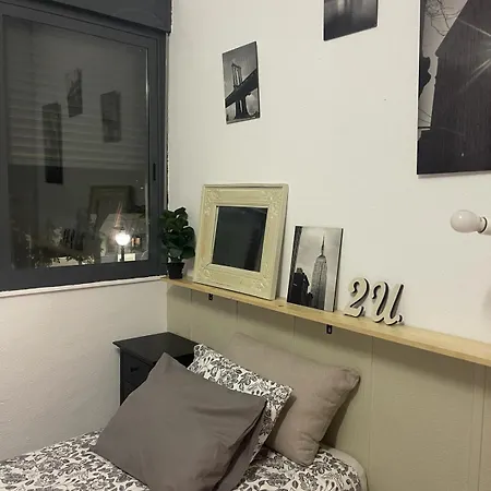 Glass Student-habitacion Doble Privada En Casa Compartida-uebica2 בית אירוח מאיירנה דל אלחראפה