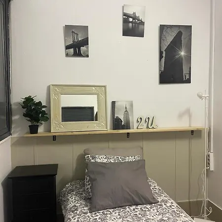 Glass Student-habitacion Doble Privada En Casa Compartida-uebica2 בית אירוח