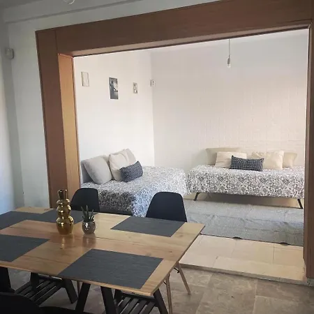 Glass Student-habitacion Doble Privada En Casa Compartida-uebica2 בית אירוח