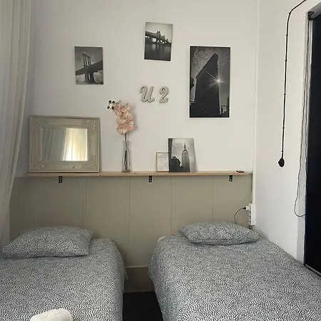 בית אירוח Glass Student-habitacion Doble Privada En Casa Compartida-uebica2