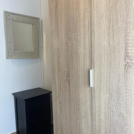 Glass Student-habitacion Doble Privada En Casa Compartida-uebica2 בית אירוח