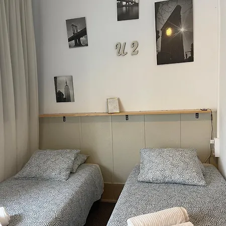 בית אירוח Glass Student-habitacion Doble Privada En Casa Compartida-uebica2