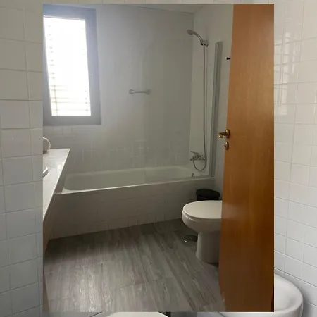 בית אירוח Glass Student-habitacion Doble Privada En Casa Compartida-uebica2 מאיירנה דל אלחראפה